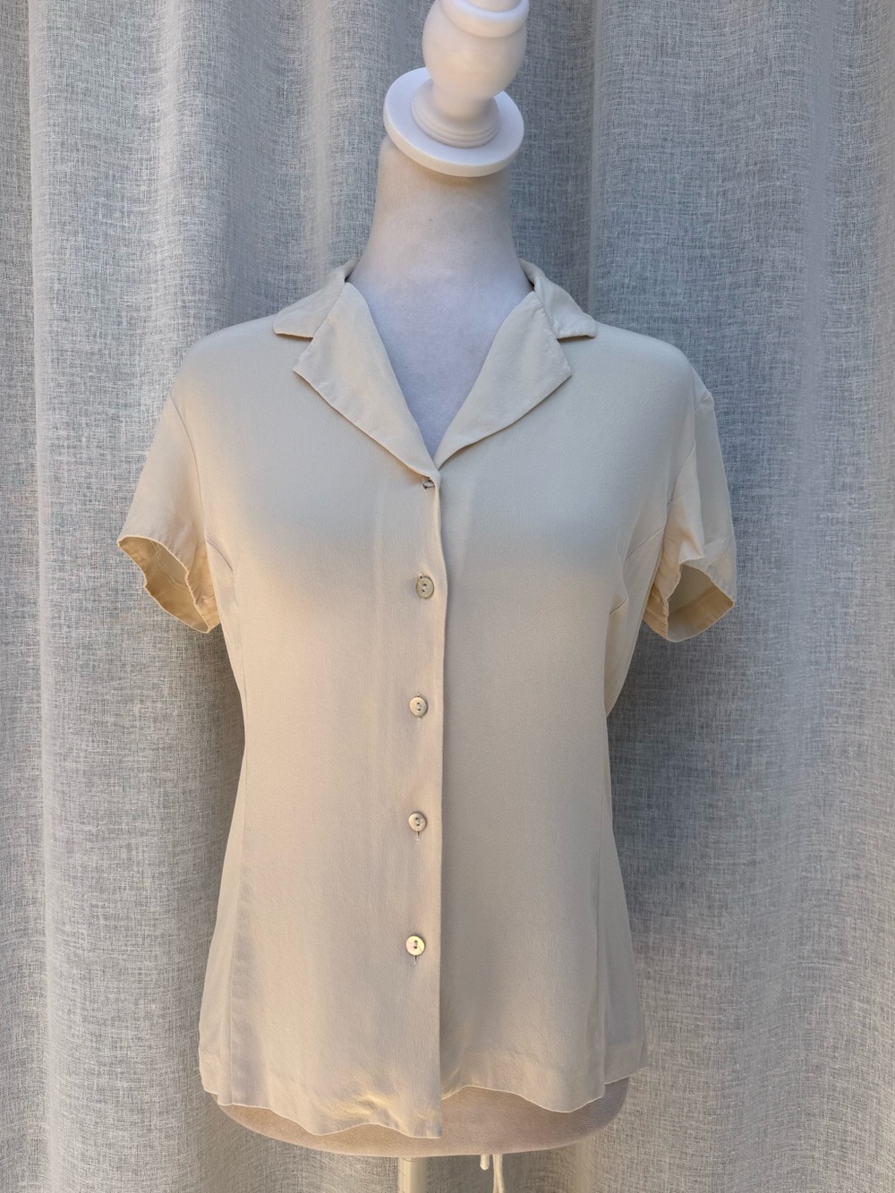 PETITE Sophisticated ivory off white short sleeve silk button down blouse